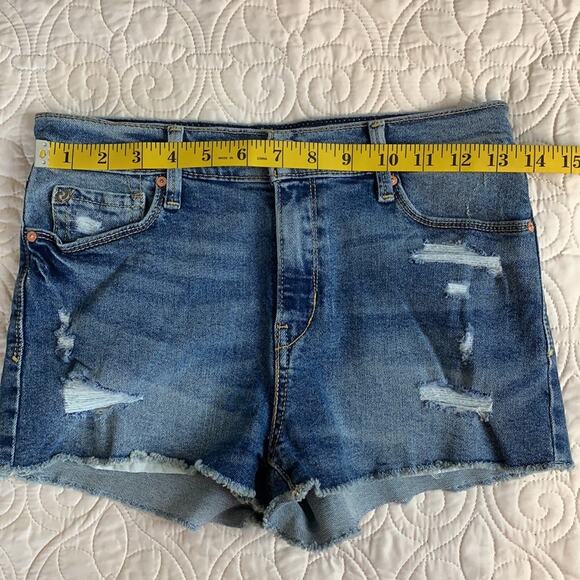 Levi's Denizen cheeky high rise cutoff denim jean shorts medium wash size 3 - Picture 7 of 10